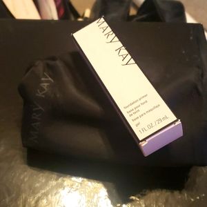 Mary Kay Foundation Primer and Makeup Bag Set
